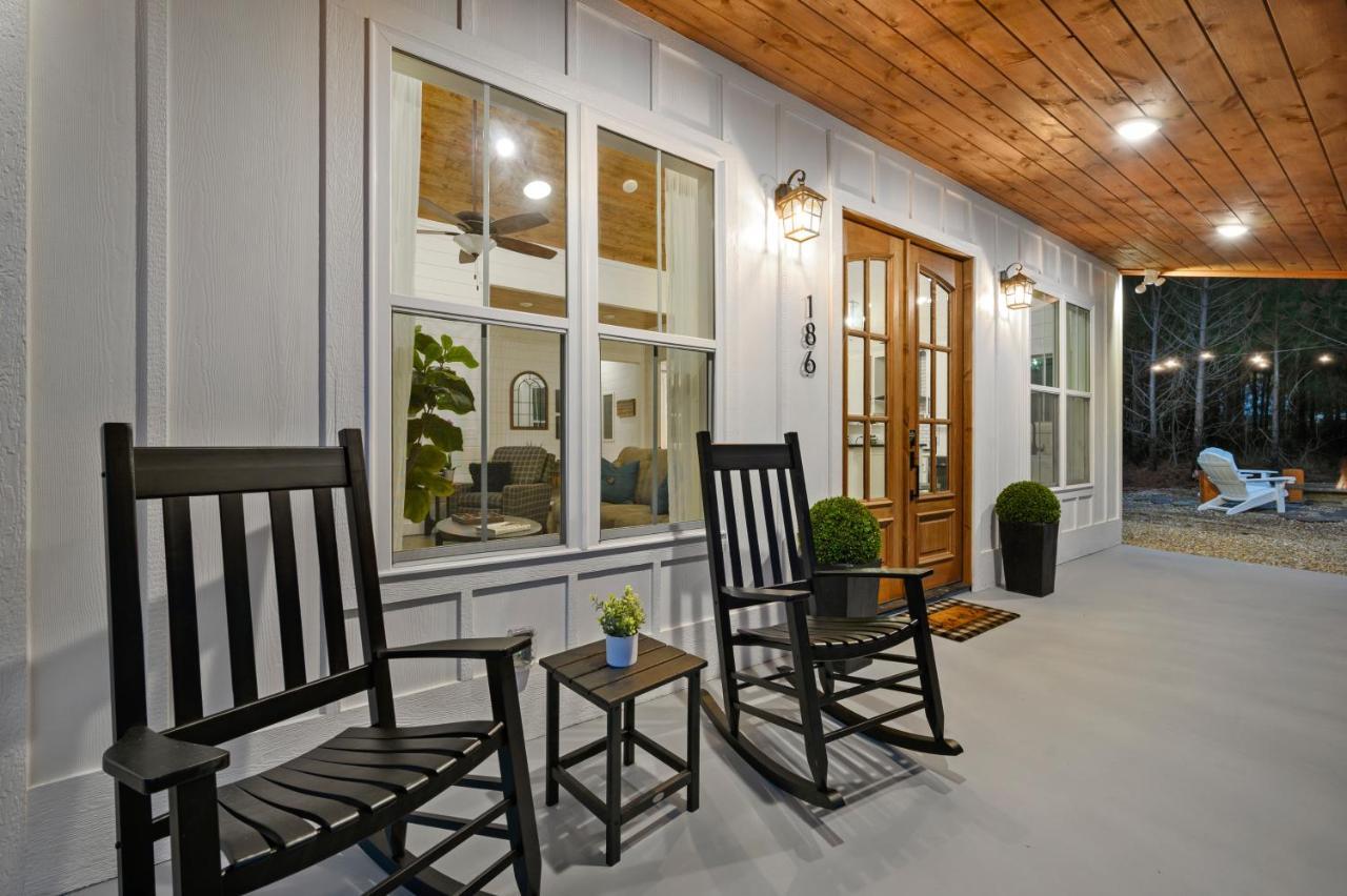 Вилла Bella Luna Cabin - Cozy Farmhouse Cabin, Private Deck, Swing Set, Fire Pit, Hot Tub Брокен-Боу Экстерьер фото