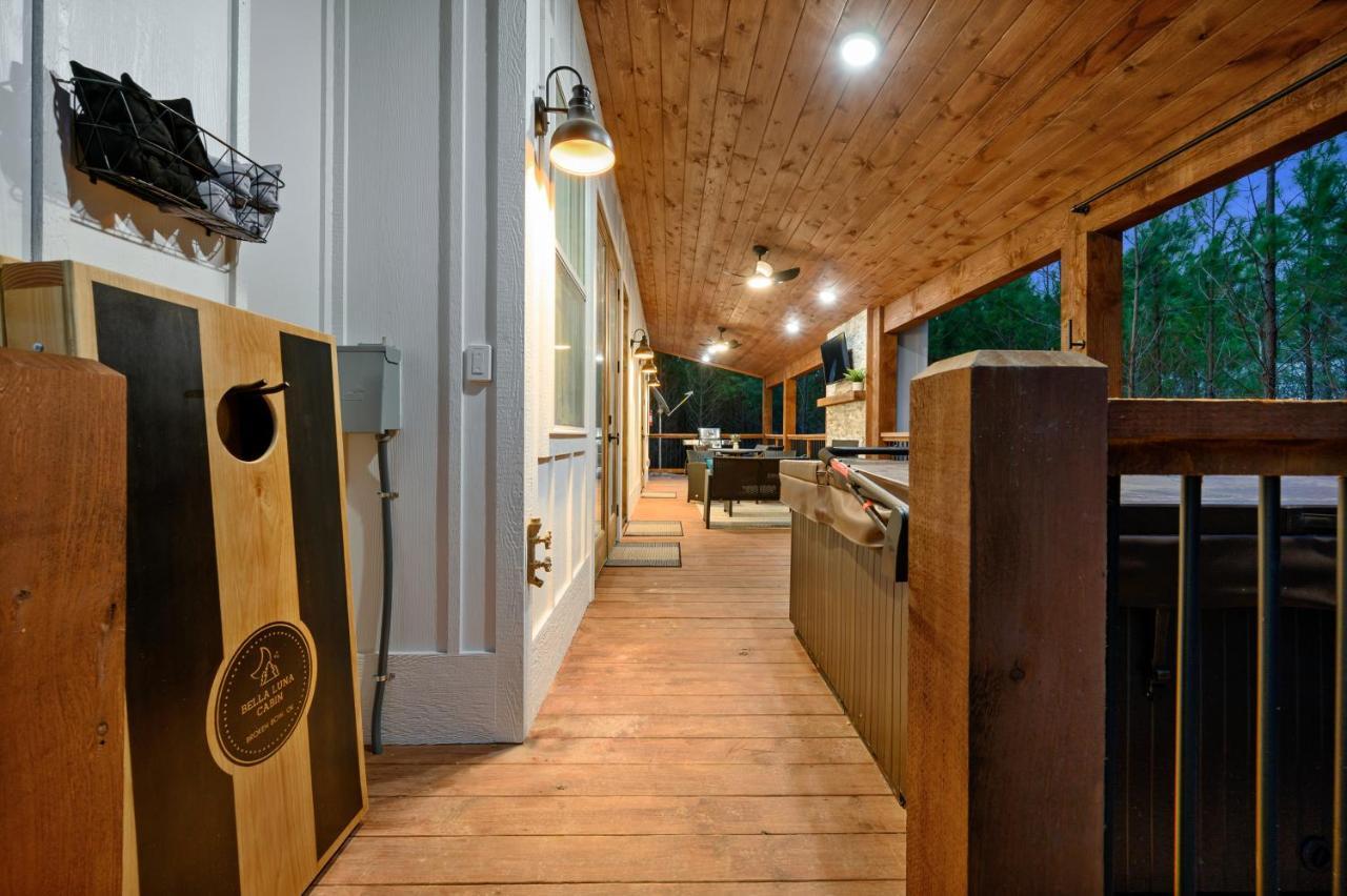 Вилла Bella Luna Cabin - Cozy Farmhouse Cabin, Private Deck, Swing Set, Fire Pit, Hot Tub Брокен-Боу Экстерьер фото
