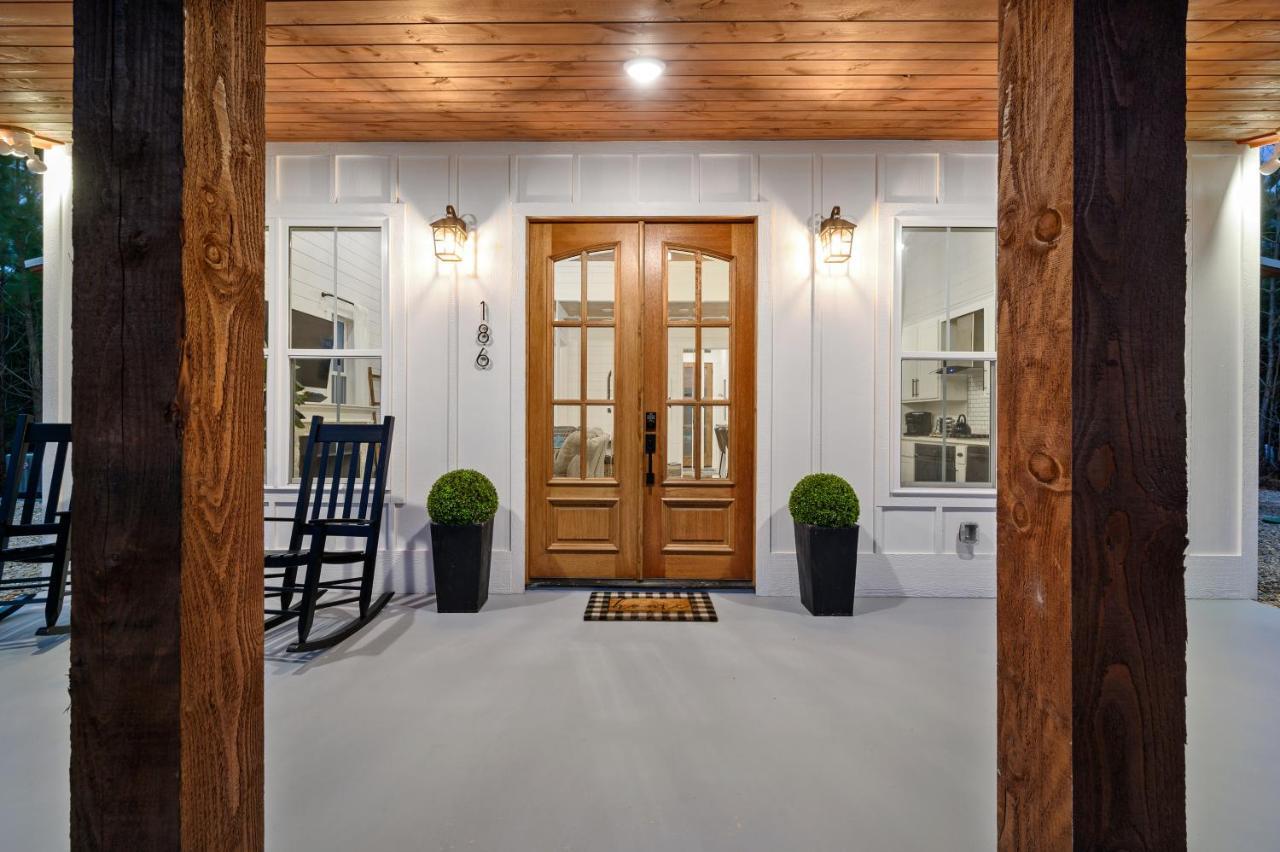 Вилла Bella Luna Cabin - Cozy Farmhouse Cabin, Private Deck, Swing Set, Fire Pit, Hot Tub Брокен-Боу Экстерьер фото